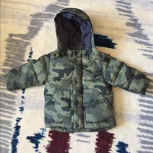 Gap 18-24 month Camouflage Puffer Coat Green